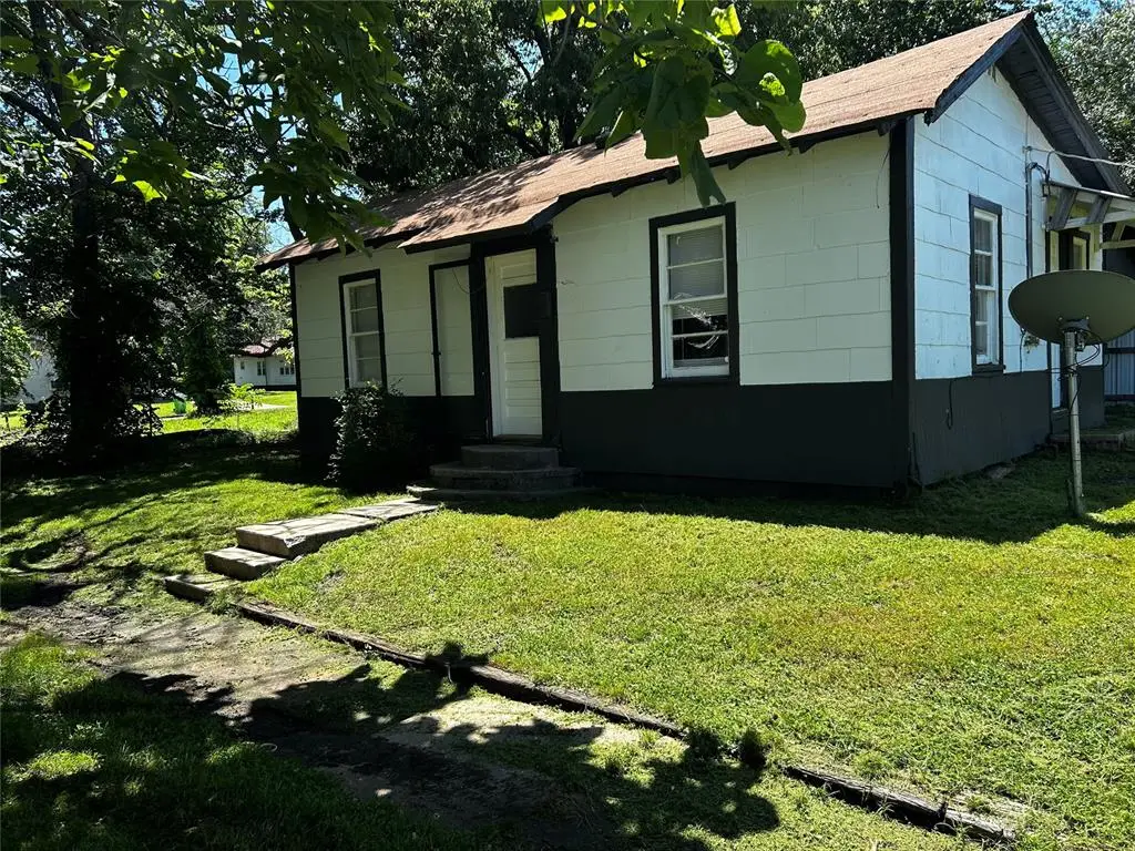 611 W Cherry Street, Okemah, OK 74859 - Image #1