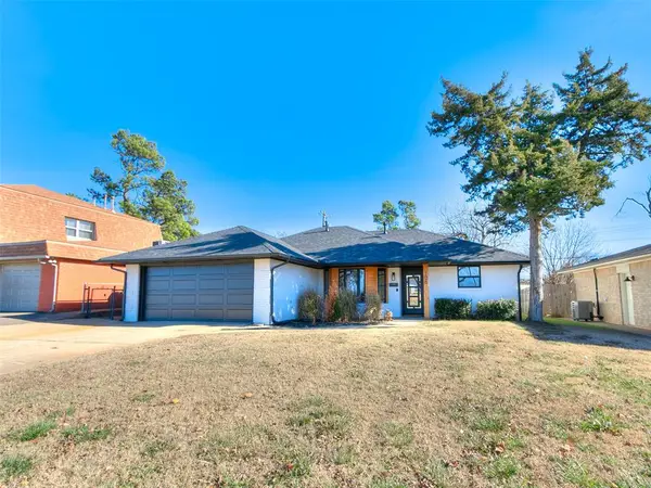 106 Briarwood Street, Moore, OK 73160