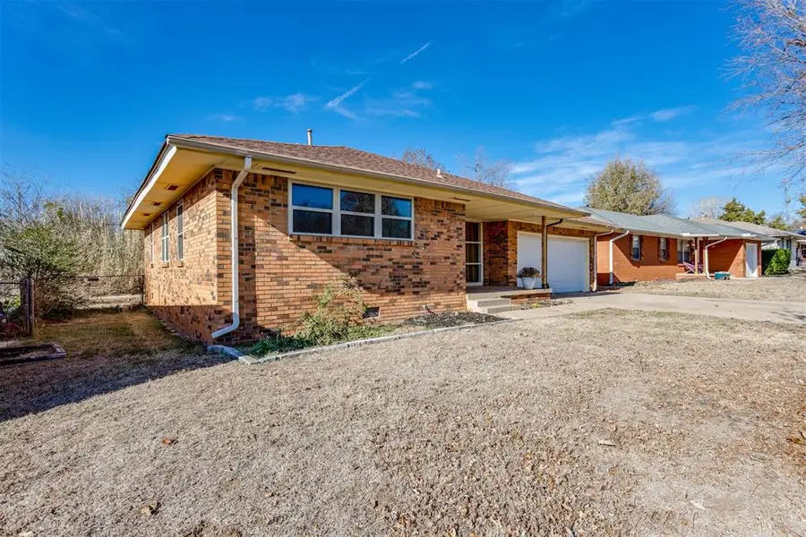 10817 N Utica Drive, The Village, OK 73120 - Image #3