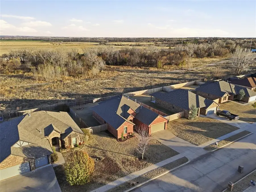 3009 Alli Circle, Chickasha, OK 73018 - Image #2