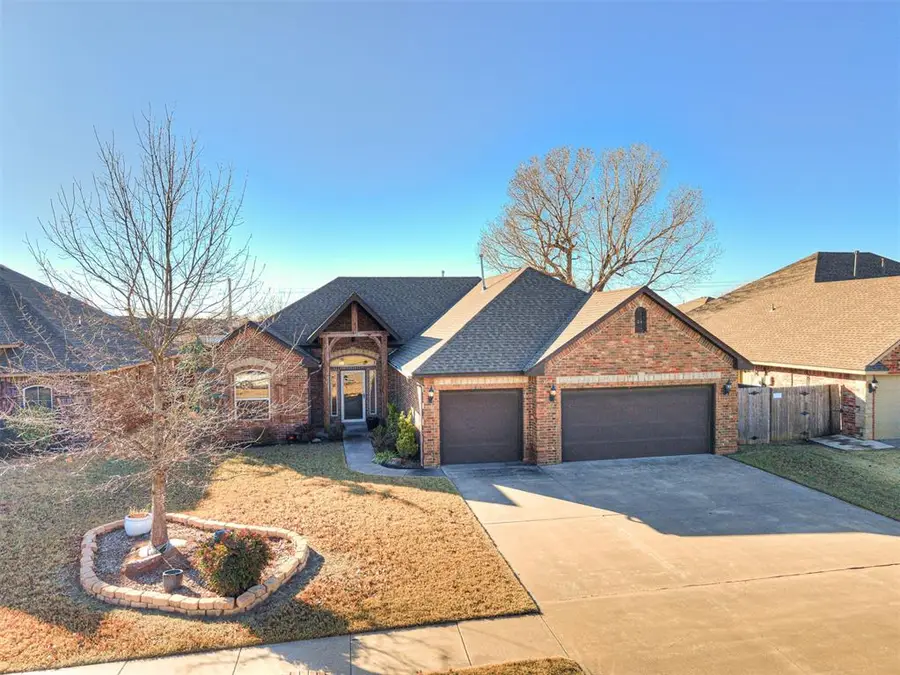 720 Carol Ann Place, Moore, OK 73160 - Image #2