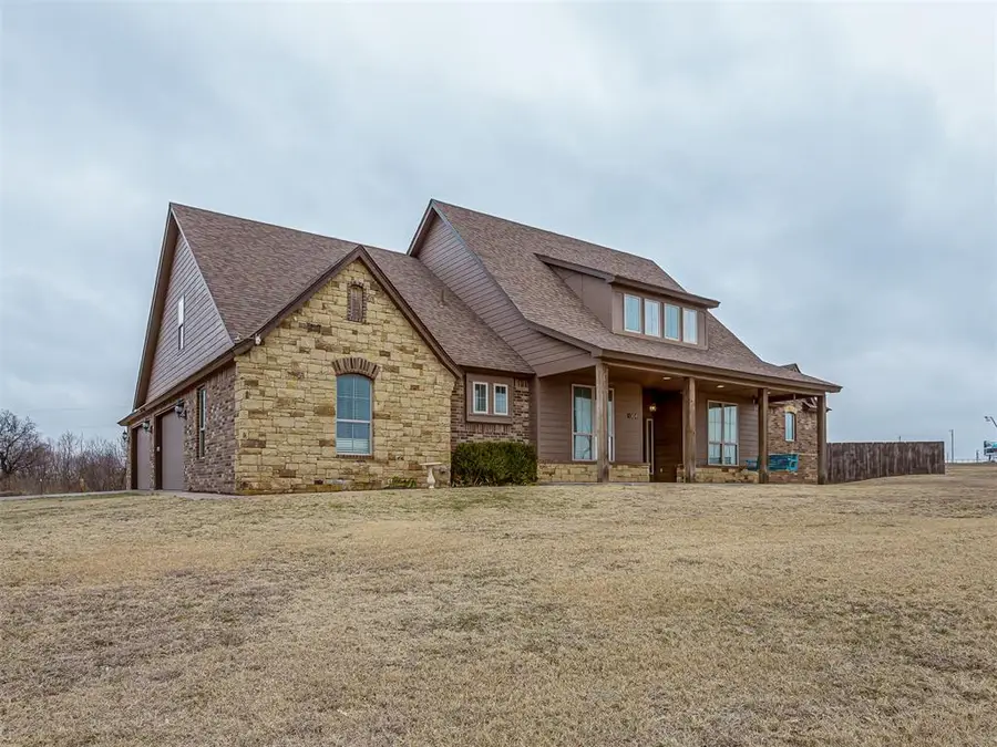 304 Remuda East Street, Yukon, OK 73099 - Image #2