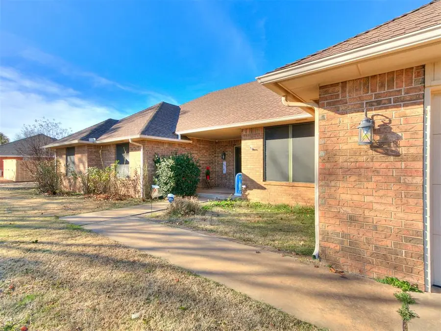 1925 Kyle Drive, Guthrie, OK 73044 - Image #2