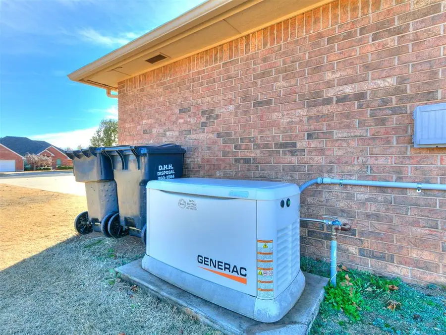 1925 Kyle Drive, Guthrie, OK 73044 - Image #3