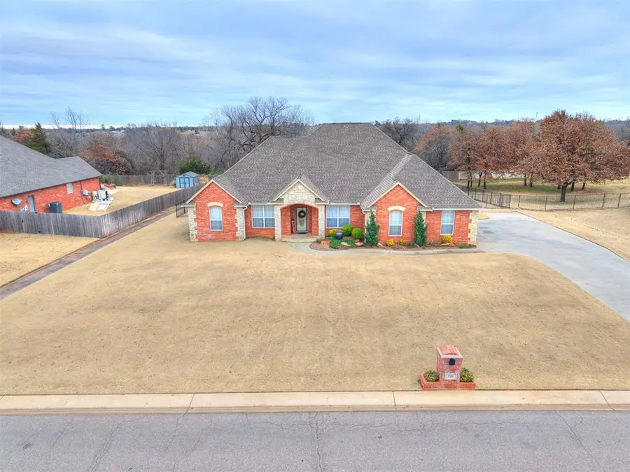 726 Silver Tree Drive, Choctaw, OK 73020 - Image #2