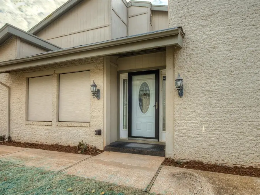 9923 Hefner Village Place, Oklahoma City, OK 73162 - Image #3