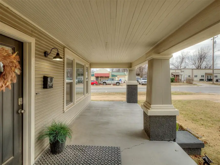 1209 S Macomb Avenue, El Reno, OK 73036 - Image #2
