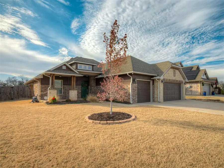 2029 Northfork Drive, Moore, OK 73160 - Image #2