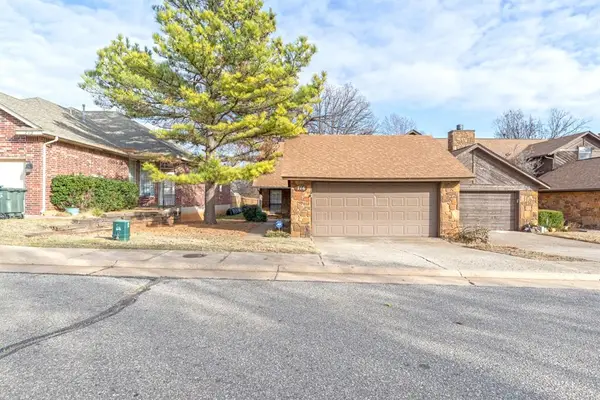 716 Rockridge Circle, Edmond, OK 73034