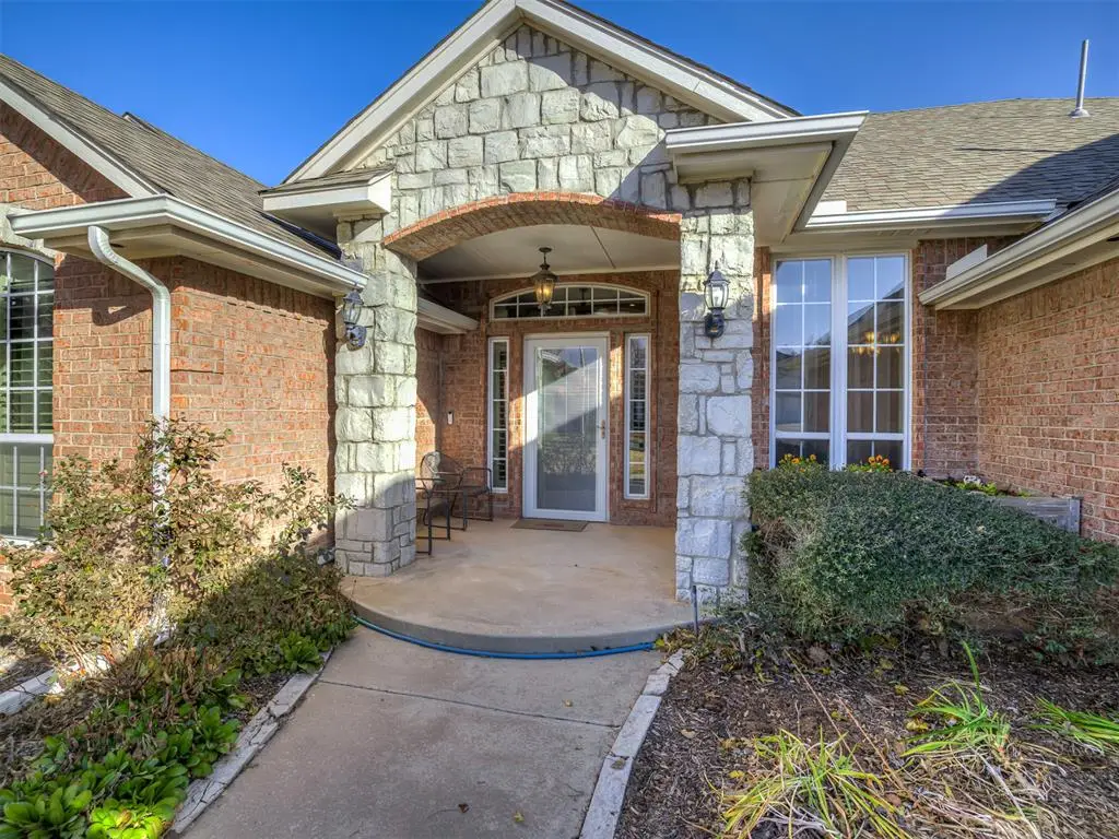 9200 Stacy Lynn Lane, Yukon, OK 73099 - Image #1