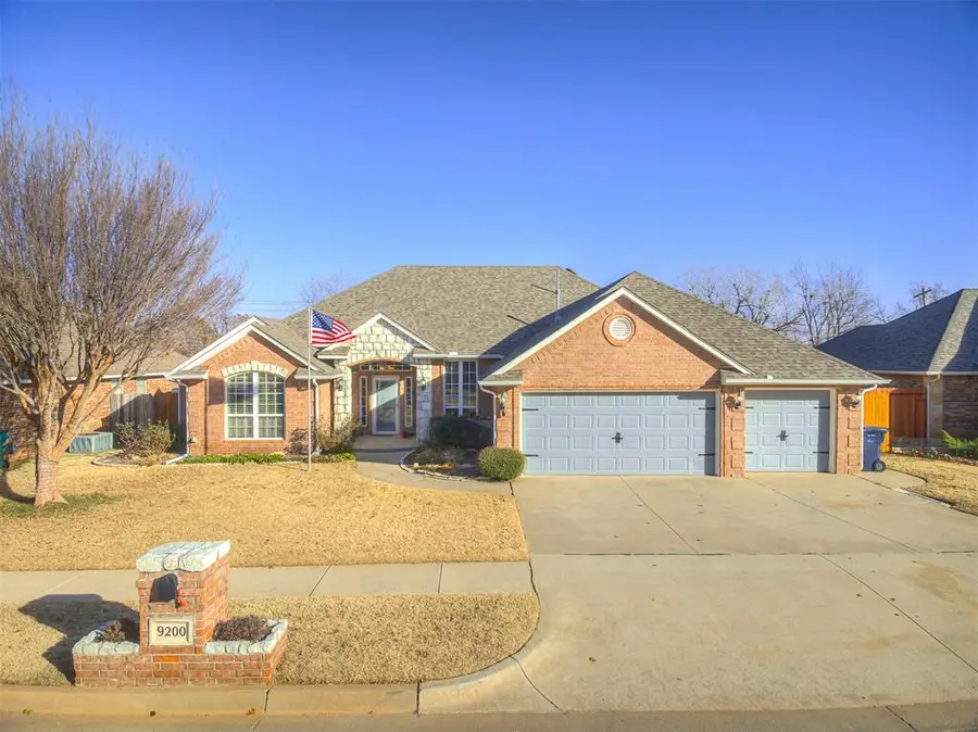 9200 Stacy Lynn Lane, Yukon, OK 73099 - Image #2