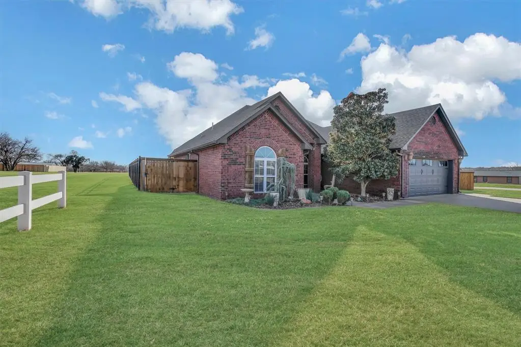 606 E 3rd Street, Elk City, OK 73644 - Image #1