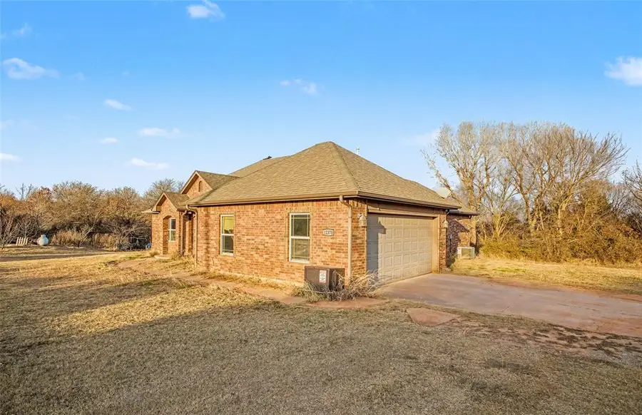 12370 Spruce Road, Lindsay, OK 73052 - Image #2
