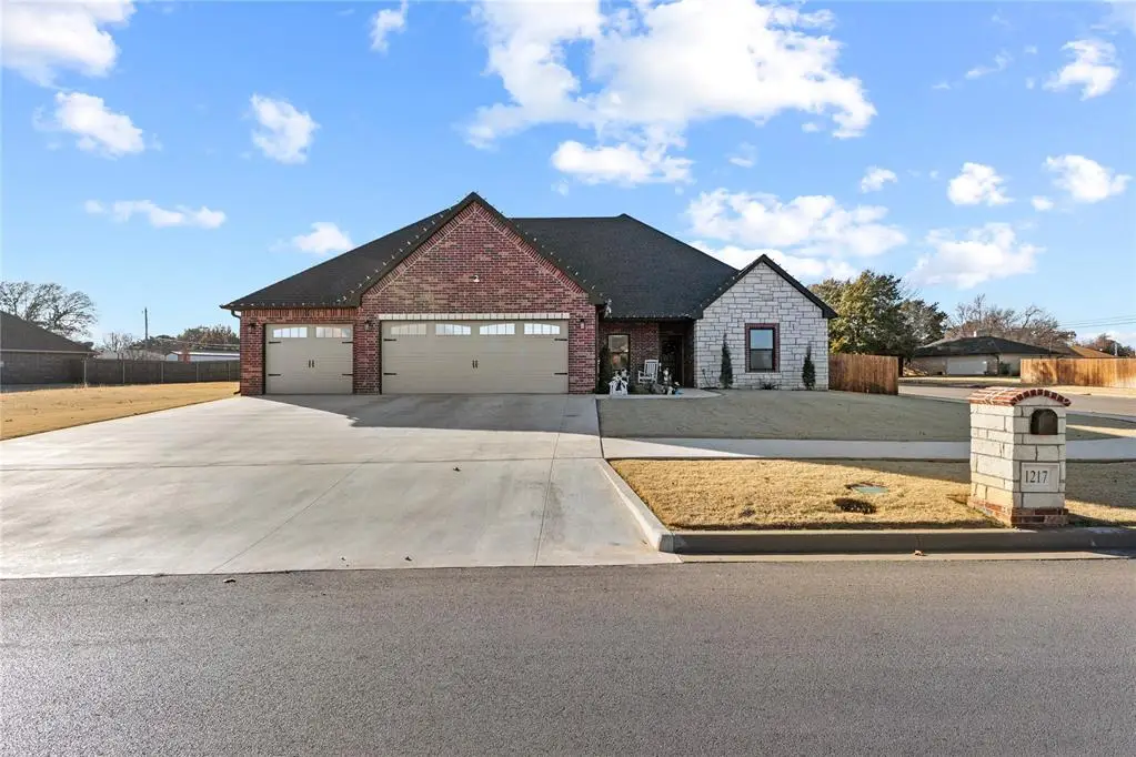 1217 Crimson Drive, Weatherford, OK 73096 - #1