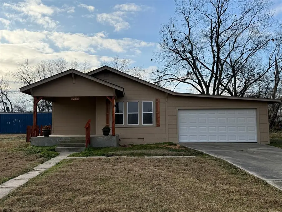 224 E 3rd Street, Wewoka, OK 74884 - #2