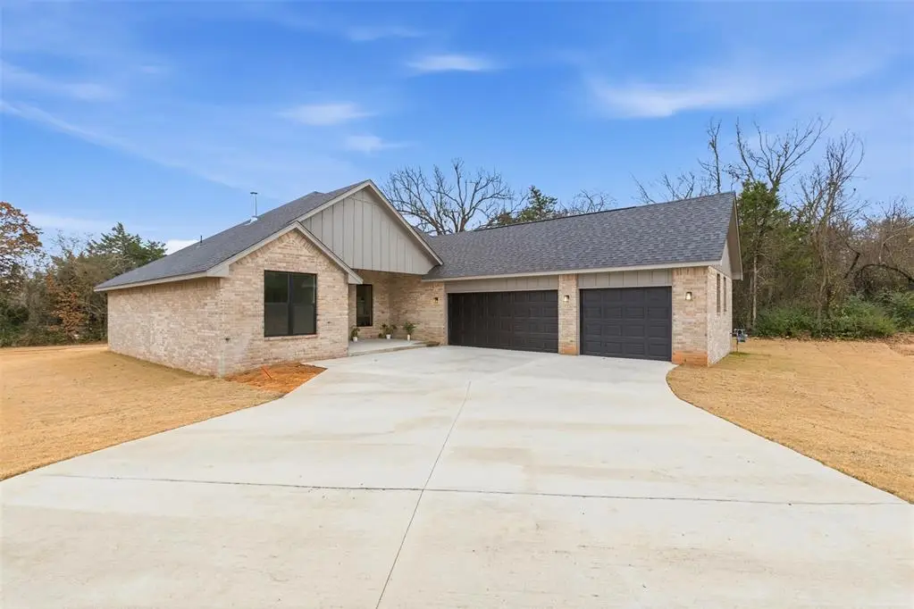 1219 Cedar Circle, Harrah, OK 73045 - Image #1