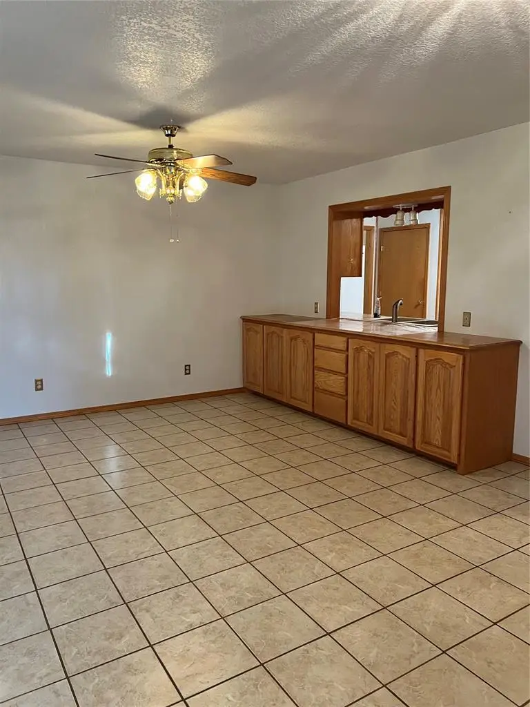 602 Sheridan Avenue, Fort Supply, OK 73841 - Image #3