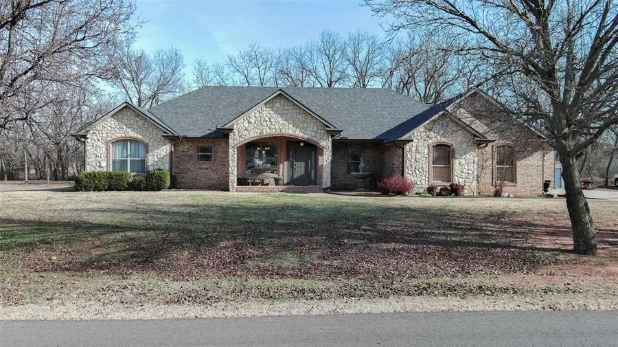 518 E Cedar Drive, Tuttle, OK 73089 - Image #2