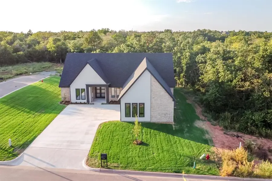 4617 Maple Ridge Drive, Edmond, OK 73034 - Image #2