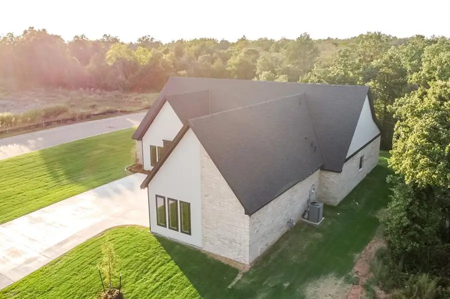 4617 Maple Ridge Drive, Edmond, OK 73034 - Image #3