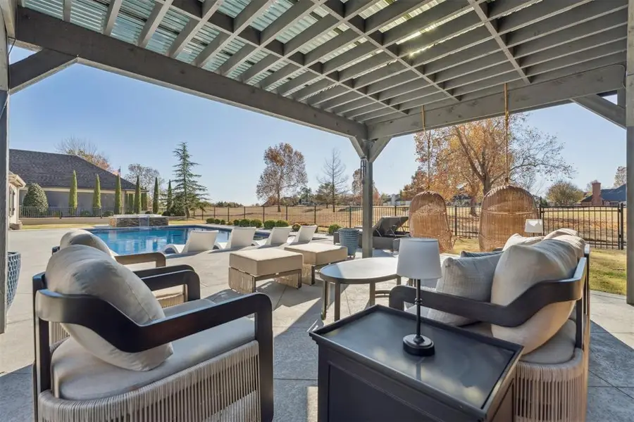 332 Heritage Boulevard, Edmond, OK 73025 - Image #3