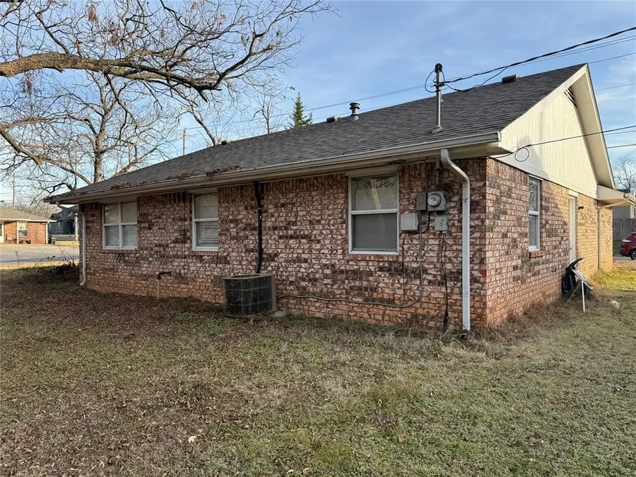 508 E Wallace Street, Shawnee, OK 74801 - Image #2