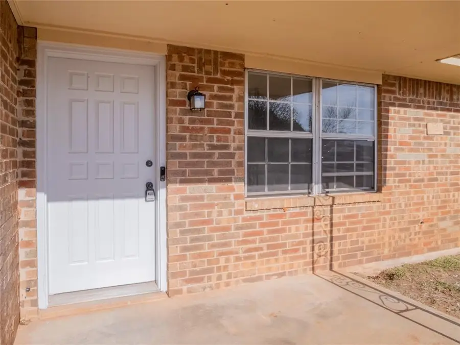 217 Cherokee Street, Geronimo, OK 73543 - Image #3