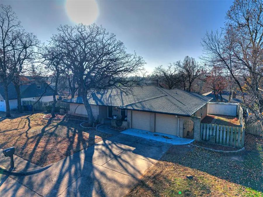 1300 Briarwood Drive, Edmond, OK 73034 - Image #3
