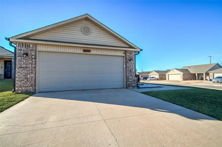 10013 Black Bear Trail, Yukon, OK 73099 - Image #3