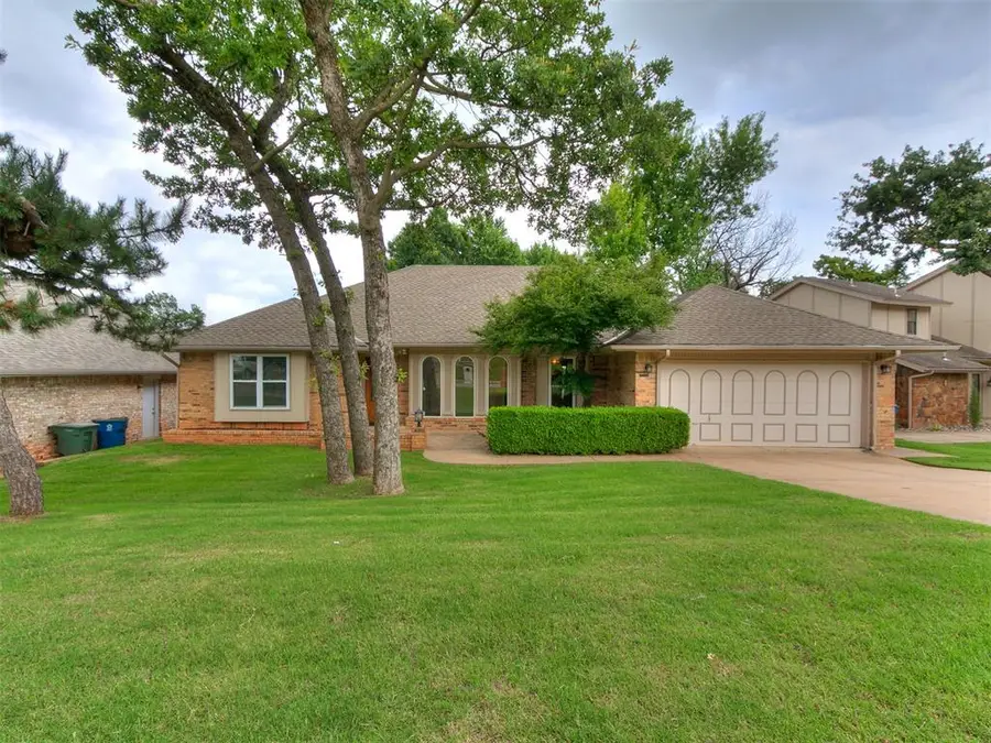 908 Carfax Road, Edmond, OK 73034 - Image #2