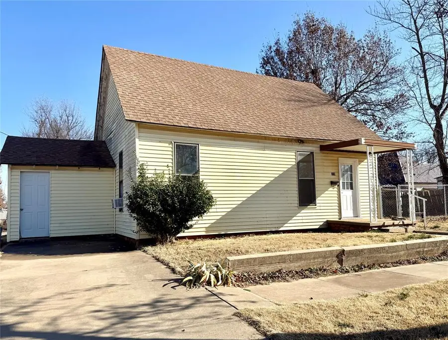 319 S 9th Street, Chickasha, OK 73018 - Image #2