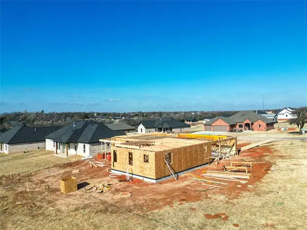 1198 Wolf Creek Drive, Blanchard, OK 73010