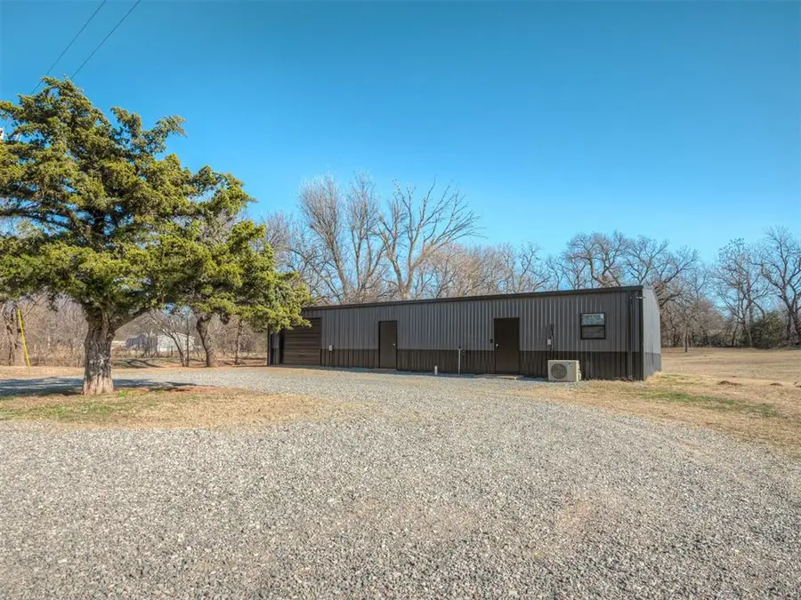 407 Burntwood Dr, Tuttle, OK 73089 - Image #2