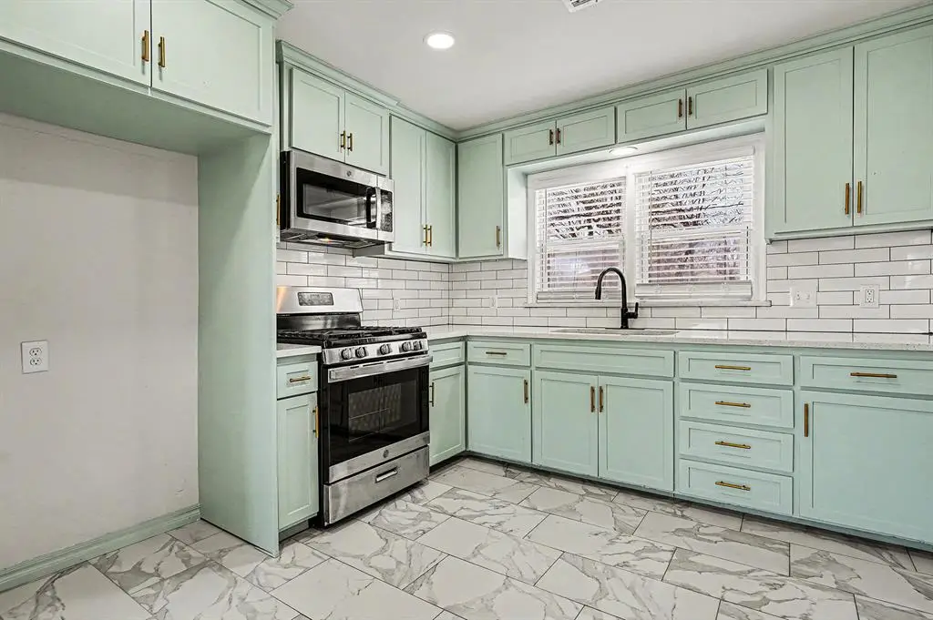 706 S 1st Street, Yukon, OK 73099 - Image #1