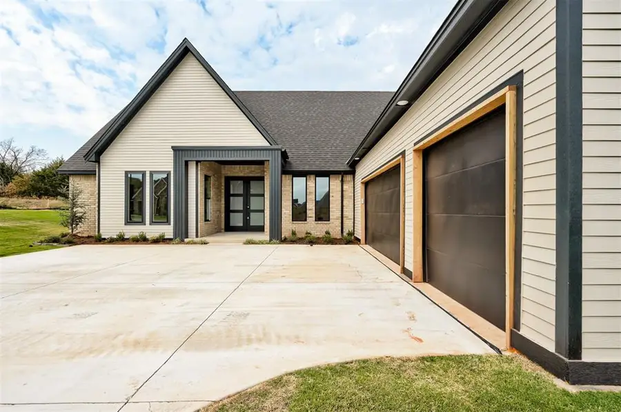 4617 Maple Ridge Drive, Edmond, OK 73034 - Image #3