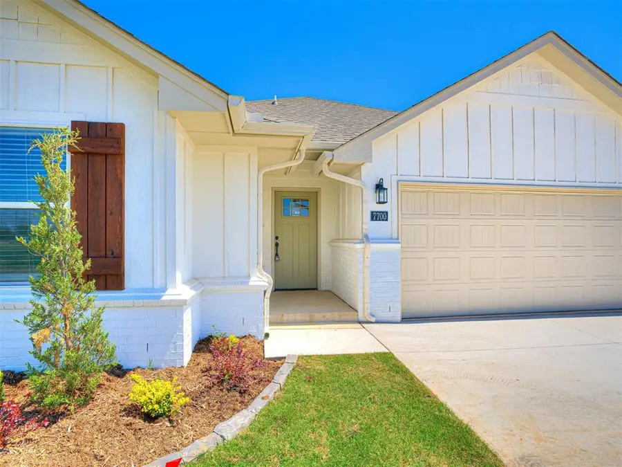 7700 Three Woods Lane, Yukon, OK 73099 - #2