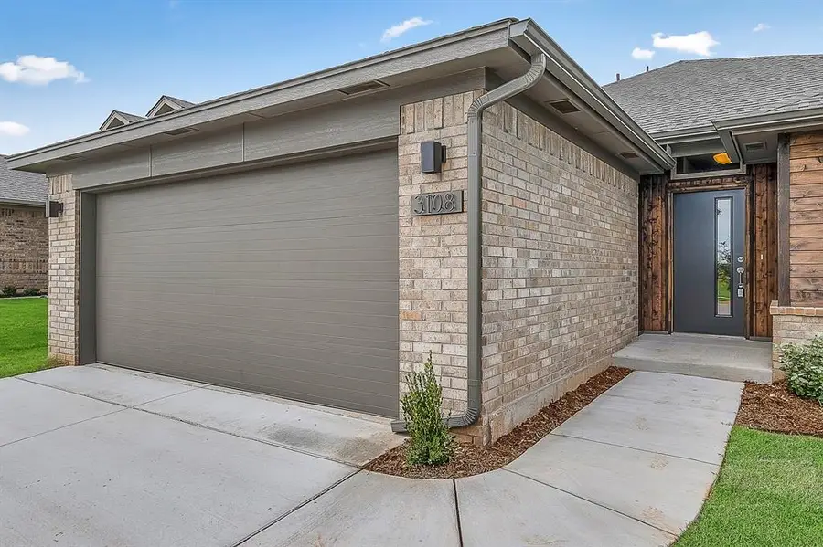 3208 Piney River Drive, Yukon, OK 73099 - Image #2