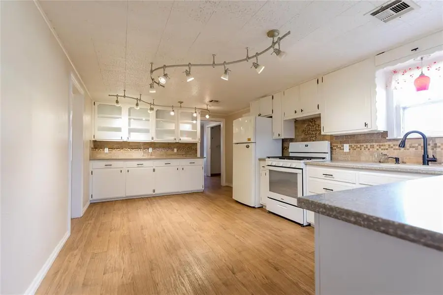 519 N State Avenue, Elk City, OK 73644 - Image #3