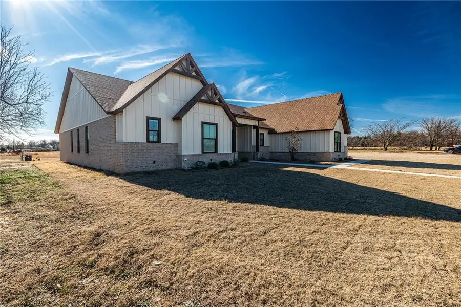 20900 NE 63 Street, Harrah, OK 73045 - Image #2