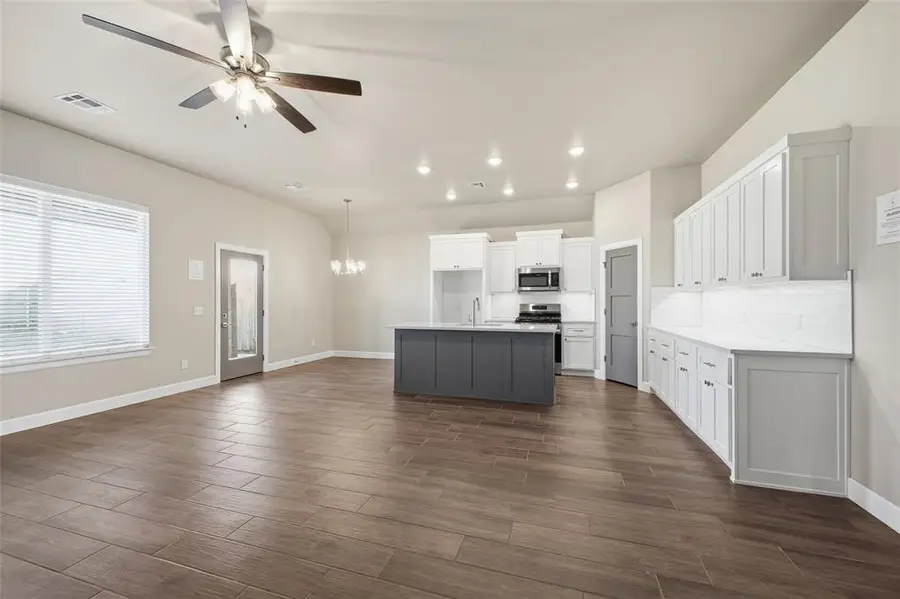 1300 Colonial Avenue, Tuttle, OK 73089 - Image #3