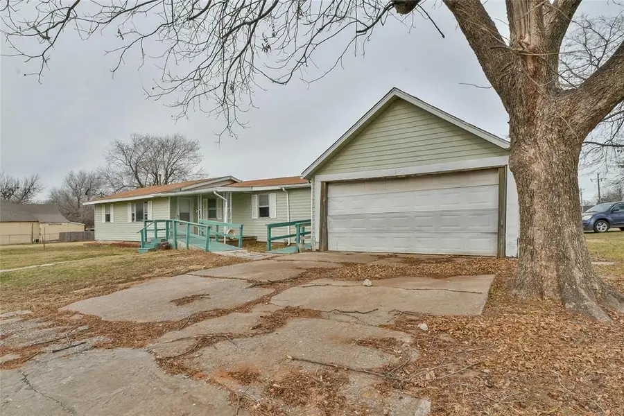 418 W Penn Street, El Reno, OK 73036 - Image #2