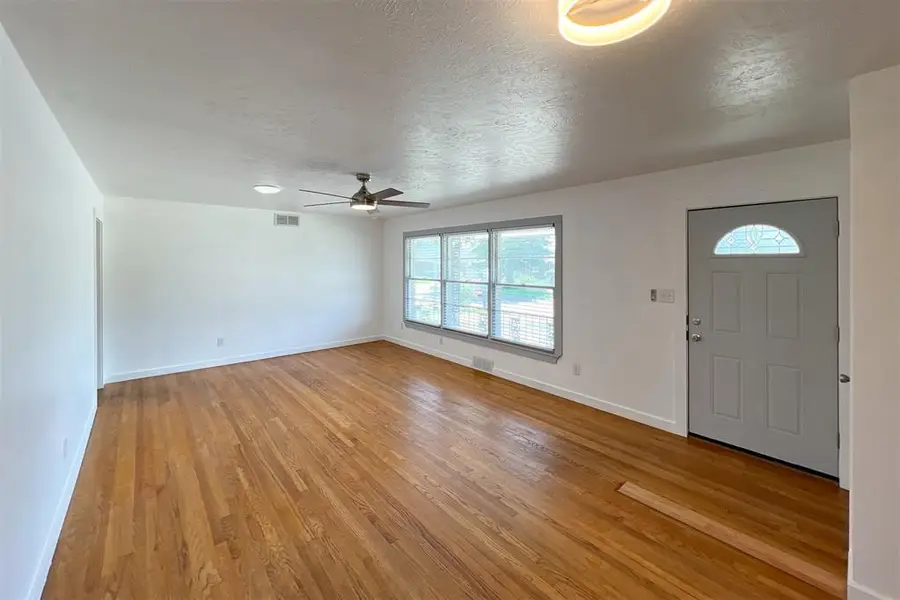 305 W Coe Drive, Midwest City, OK 73110 - Image #3