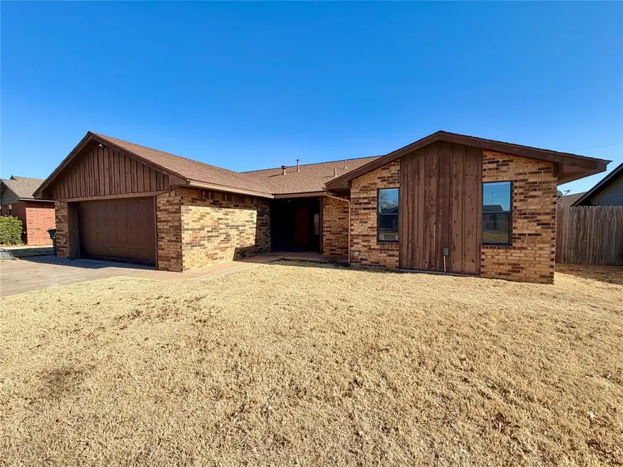 33 Peterson Drive, Clinton, OK 73601 - Image #2