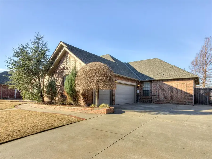 16609 Thorton Lane, Edmond, OK 73012 - #3