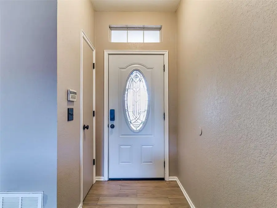 112 Woodgate Drive, Yukon, OK 73099 - Image #3