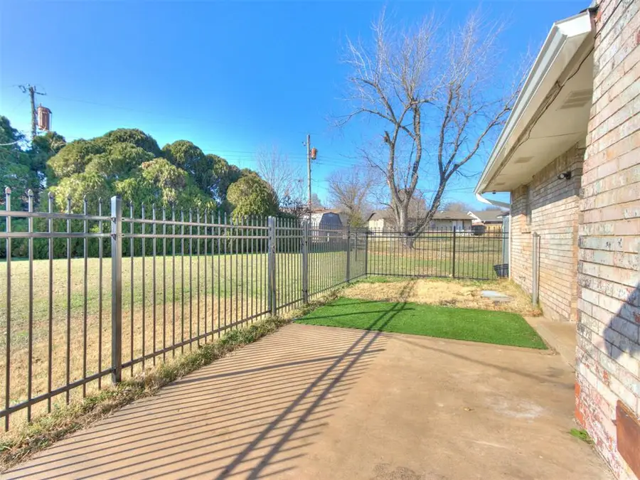 222 Shadybrook Place, Midwest City, OK 73110 - Image #3