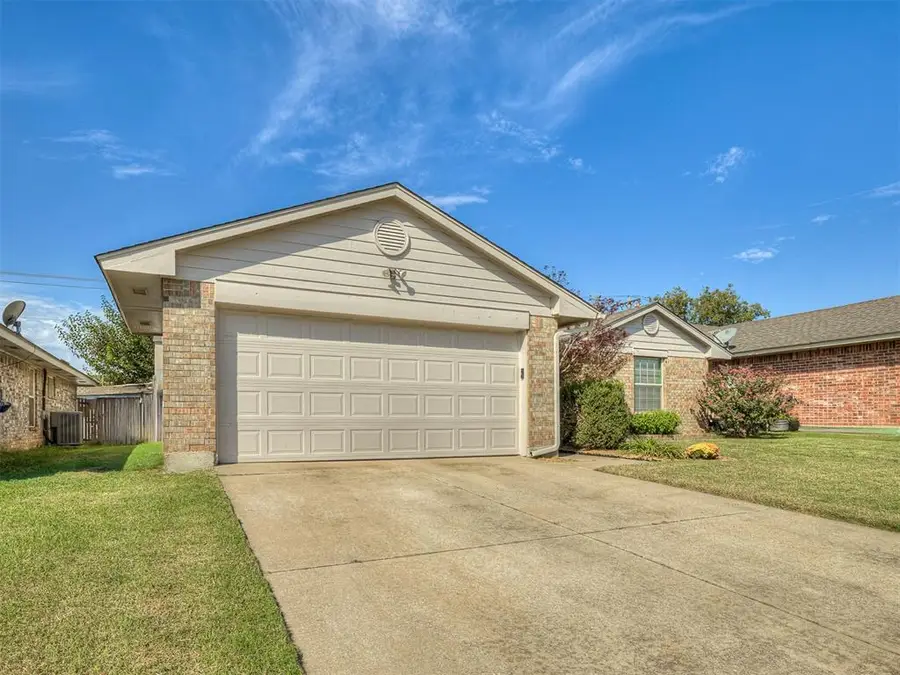 321 Bradgate Drive, Yukon, OK 73099 - Image #2