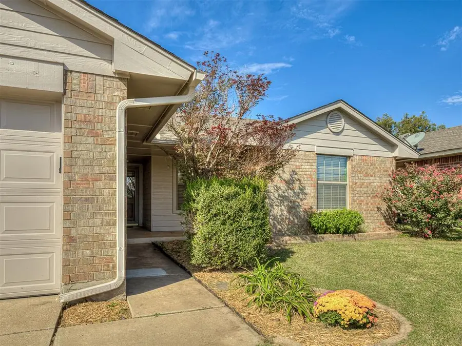 321 Bradgate Drive, Yukon, OK 73099 - Image #3