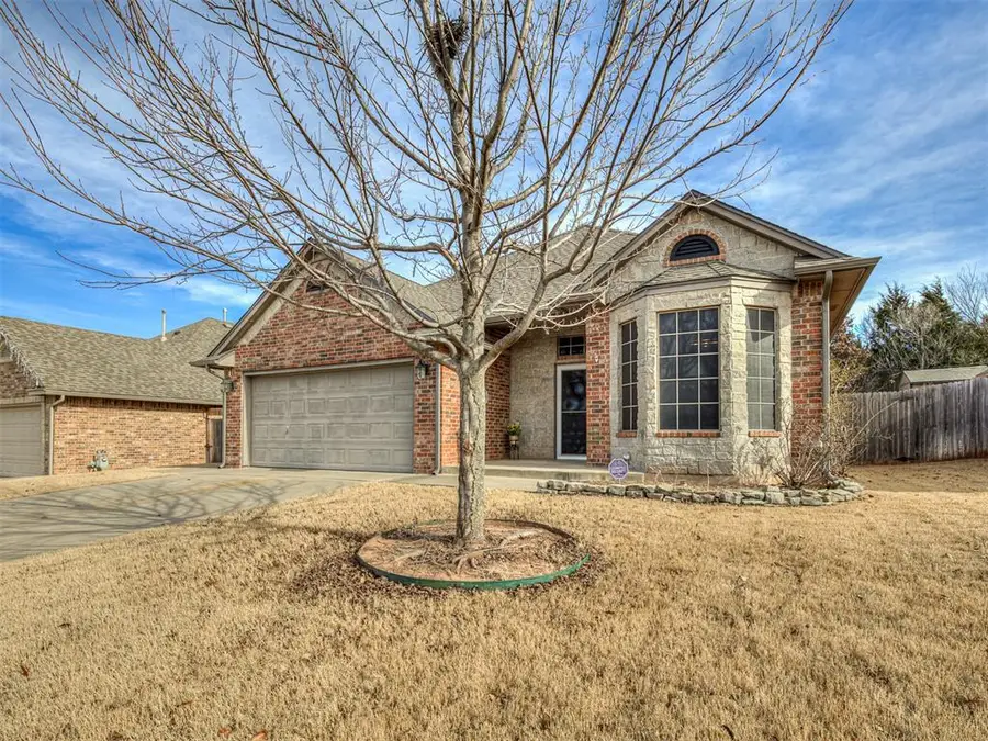 126 Stone Hollow Crossing, Midwest City, OK 73130 - Image #2