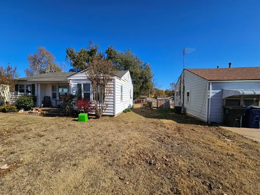 214 N 17th Street, Chickasha, OK 73018 - Image #2